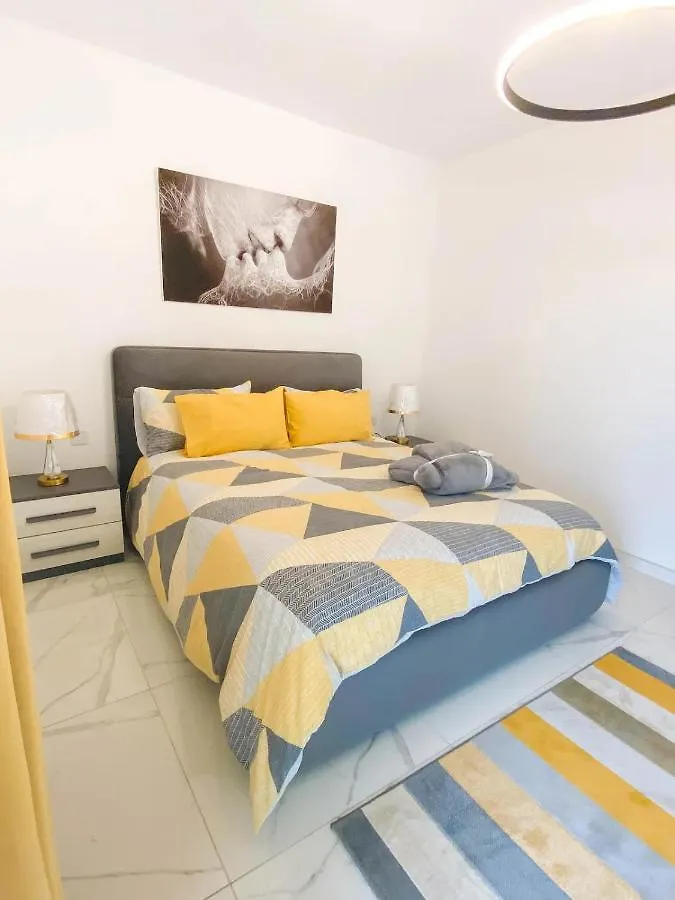 The Blue Mill Penthouse With Beautiful Views Apartment Naxxar