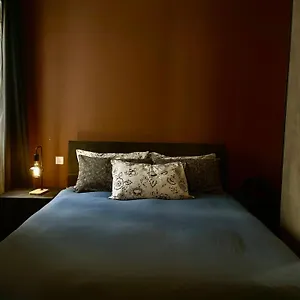 Airport Express: Private En-suite With Self-check Homestay